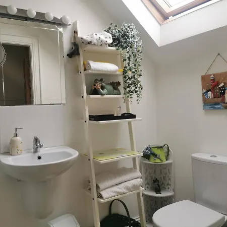 Cherrytree House فندق مبيت وإفطار موفيل