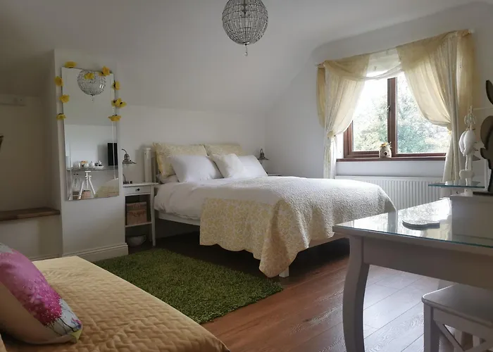 Cherrytree House 모빌