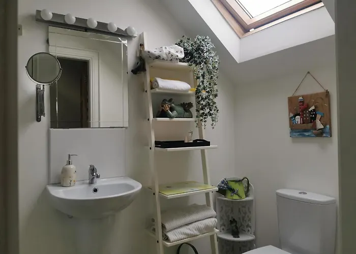 Cherrytree House B&B 모빌